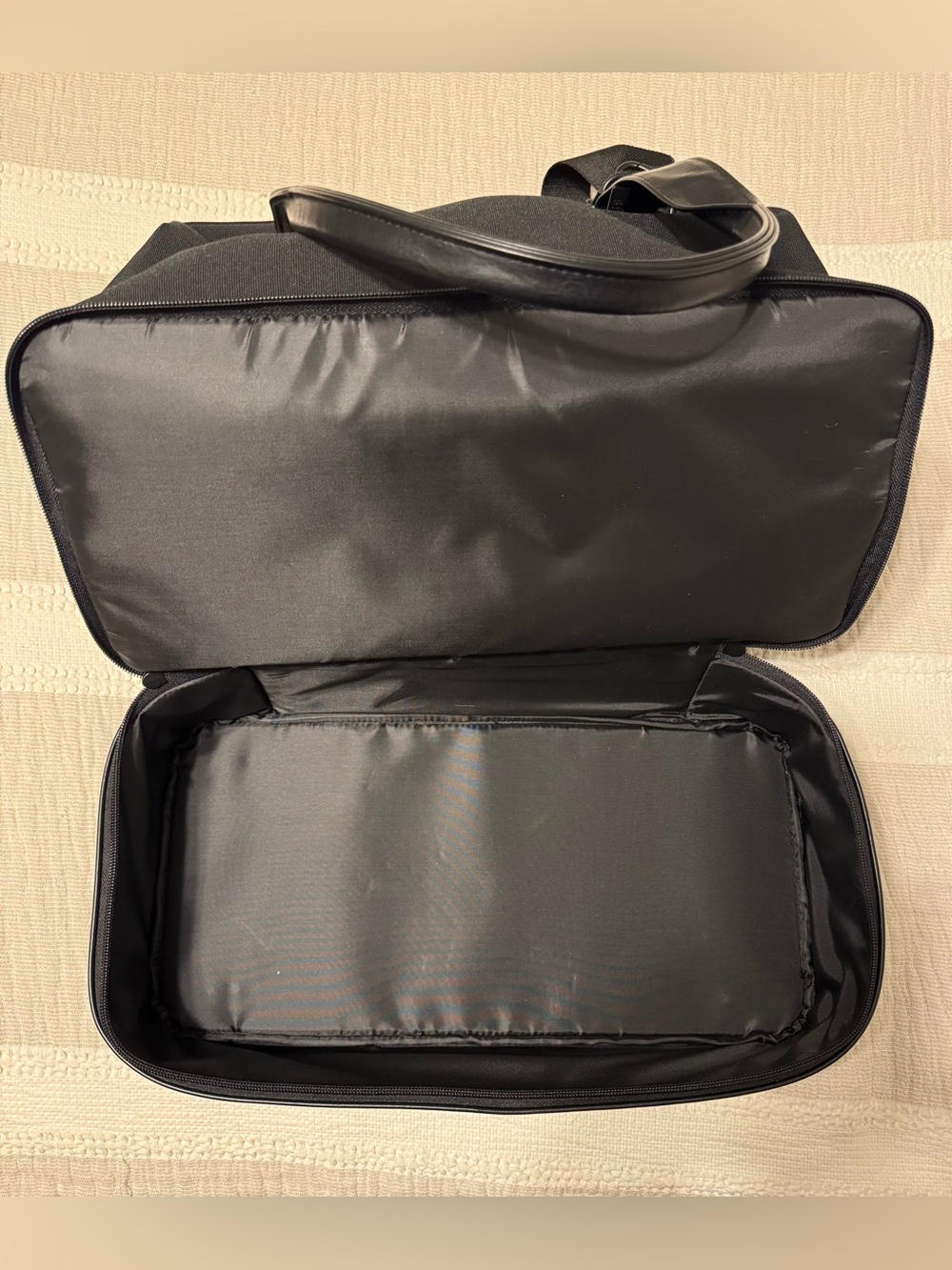 Beis Weekender Bag in Black - Picture 8 of 11